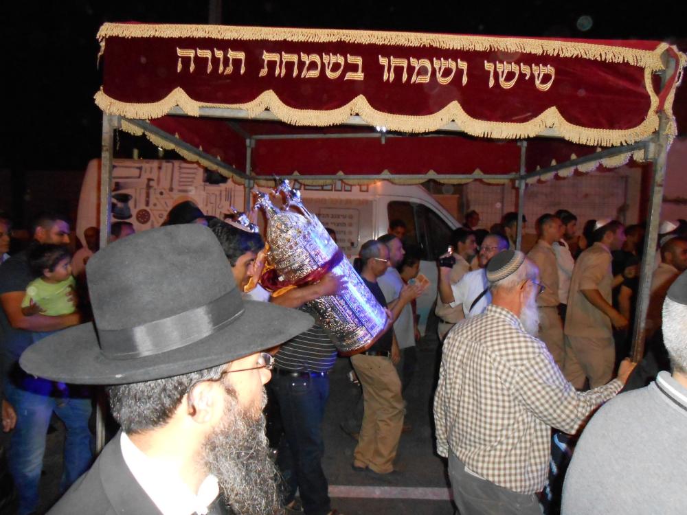 רכב להכנסת ספר תורה 2025
